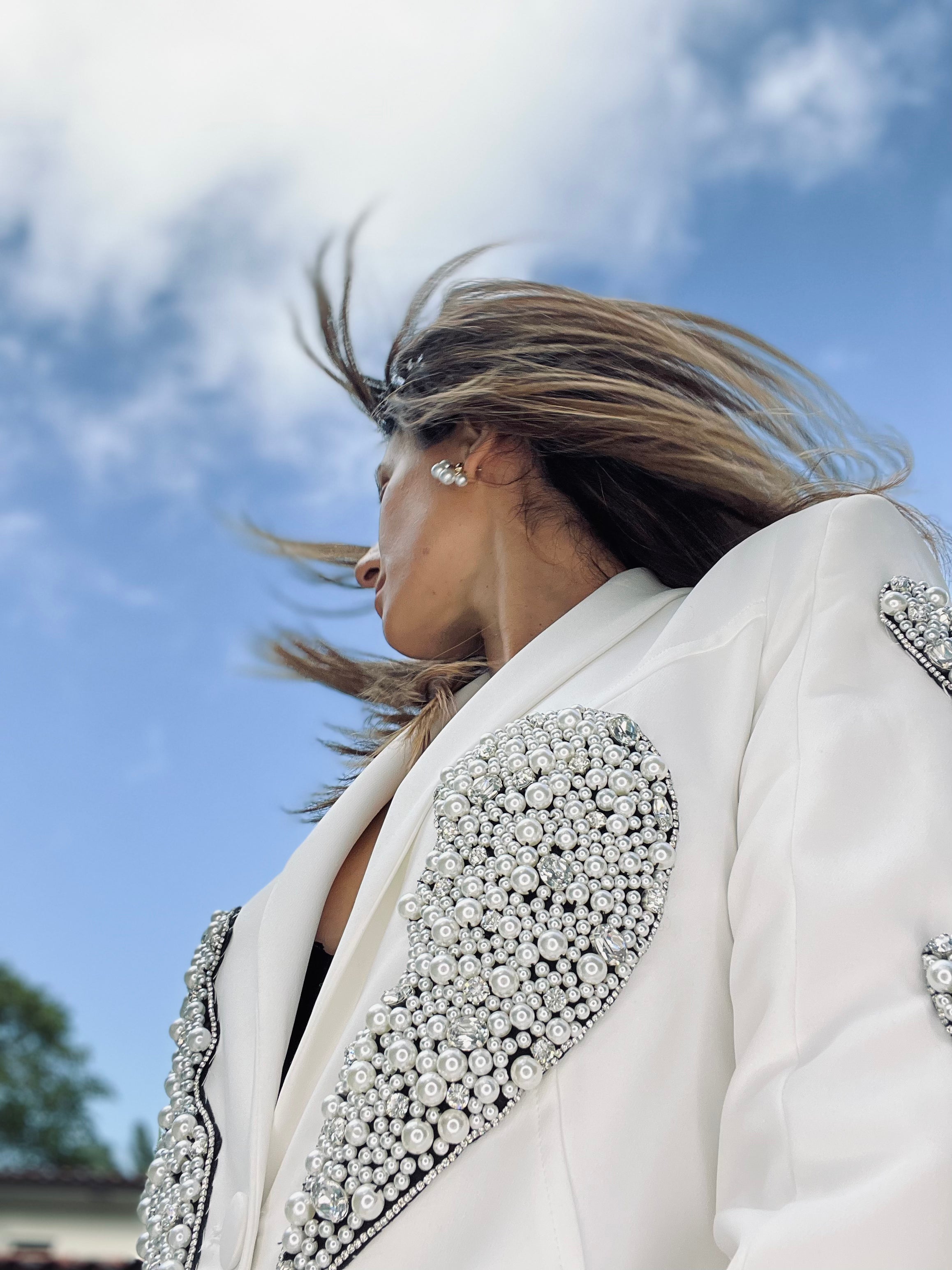 LAUREN BLAZER- WHITE/ Heart Crystal